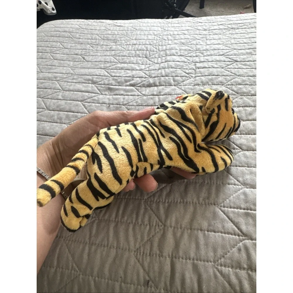 TY Beanie Baby - STRIPES‎ the Tiger (8.5 inch)